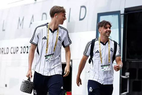 اختفاء مفاجئ.. أسينسيو مهدد بالرحيل عن ريال مدريد بسبب هويسين